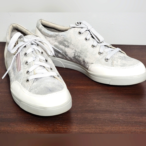 Munro Shoes - MUNRO Gabby White Metallic Women's Sneakers Size 8M